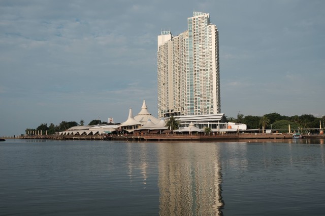 Tempat makan Valentine di Jakarta Utara. Foto: Unsplash/Windo Nugroho.