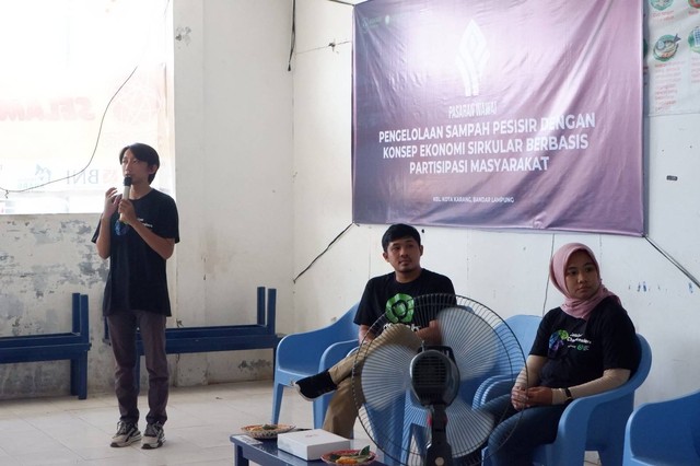 Pada program CCL, kemampuan berpikir dan teknis para peserta–yang terdiri dari perusahaan startup dan organisasi kemasyarakatan–ditempa oleh para profesional. Foto: dok. YABB