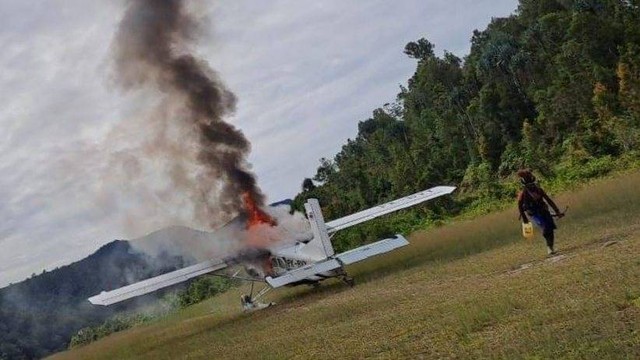 Pesawat Susi Air yang diadang dan dibakar KKB Papua. Foto: Dok. Istimewa