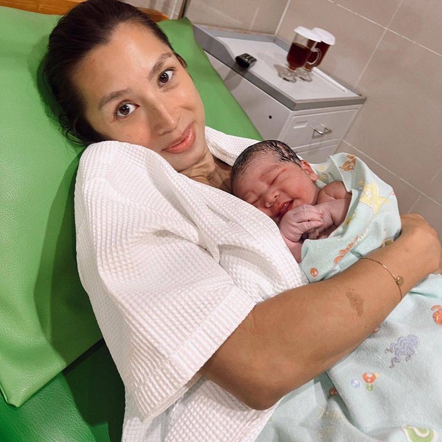 Momen Jennifer Bachdim melahirkan. Foto: Instagram/@jenniferbachdim