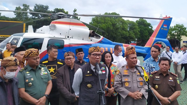 Gubernur Jawa Barat Ridwan Kamil ketika menyampaikan keterangan di Mapolda Jabar pada Rabu (15/2/2023). Foto: Rachmadi Rasyad/kumparan