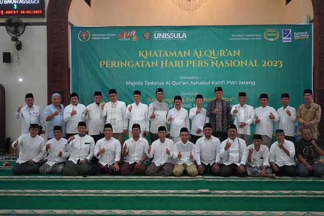 Wartawan dan Santri Unissula Khataman Bersama
