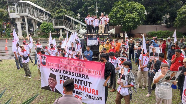 Aliansi masyarakat yang mengatasnamakan KAMI demo di depan KPK, Jakarta, Rabu (15/2/2023).  Foto: Dok. Istimewa