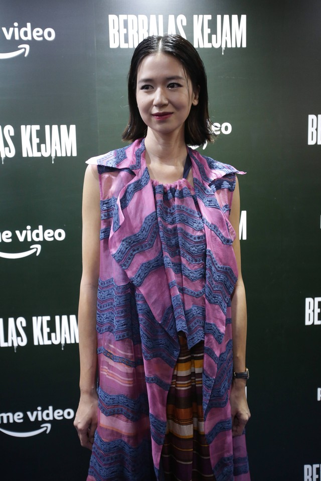 Artis Laura Basuki saat hadir di screning film Berbalas Dendam di Plaza Indonesia, Jakarta, Rabu, (15/2/2023). Foto: Agus Apriyanto