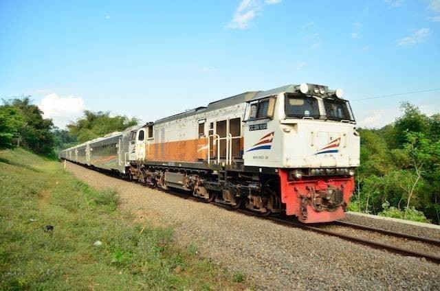 Ilustrasi kereta api Prameks. Foto: KAI