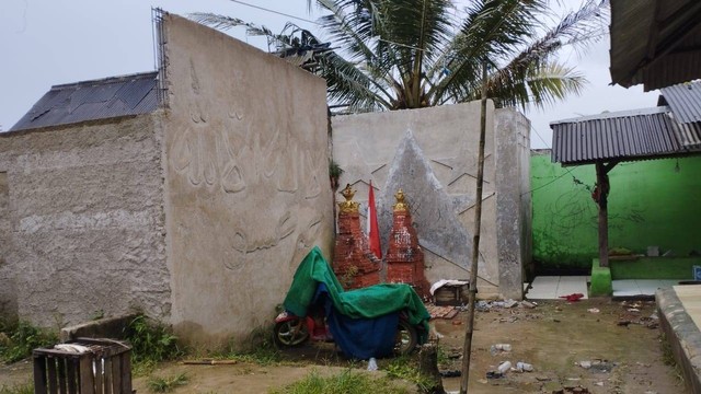 Aliran sesat di Tangerang yang dipimpin Abah Ali, pengikutnya memuja kuburan kosong. Foto: Dok. Istimewa