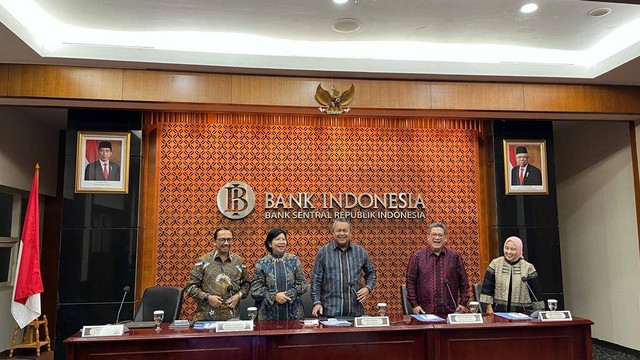 Konferensi pers Rapat Dewan Gubernur (RDG) Bank Indonesia, Kamis (16/2/2023).  Foto: Fariza Rizky Ananda/kumparan
