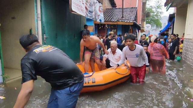 Banjir rendam tiga kecamatan di Solo, Kamis (16/2/2023). Foto: Dok. Istimewa