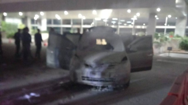 Mobil terbakar di Kompleks DPR/MPR Foto: Dok. Istimewa