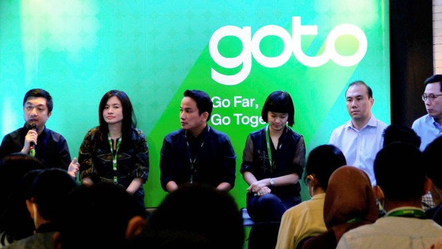 Manajemen GoTo, Gojek, dan Tokopedia dalam acara townhall bersama para wartawan dan analis di Jakarta, Kamis (16/2/2023). Foto: GoTo