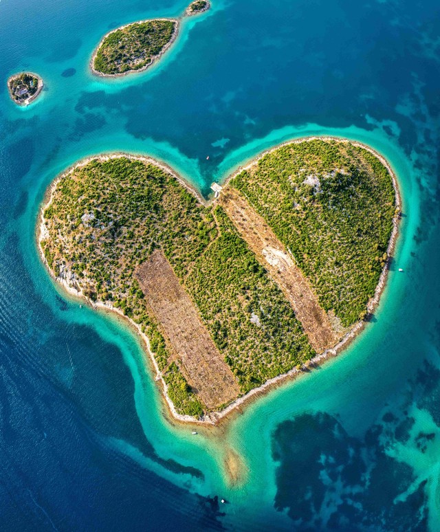 Pulau Galesnjak di Kroasia. Foto: DaLiu/Shutterstock