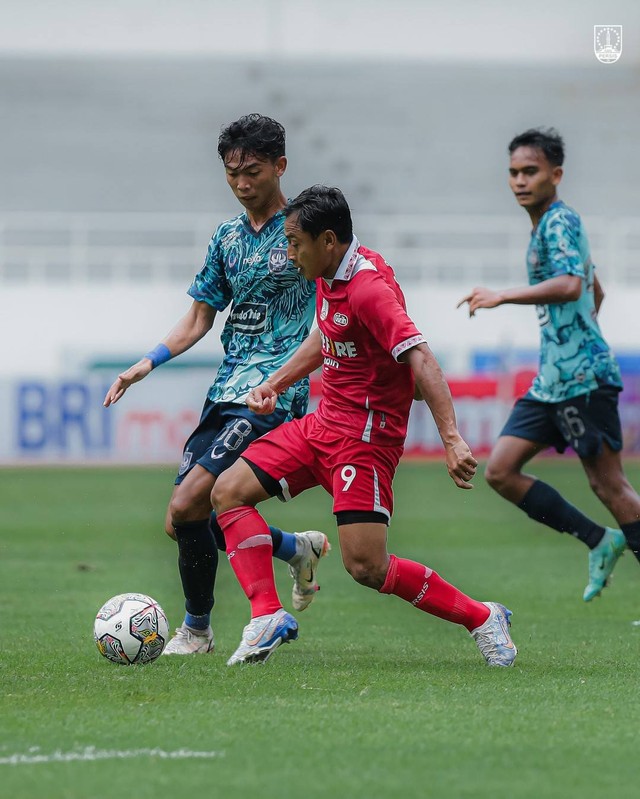 Pertandingan PSIS vs Persis, Jumat (17/2/2023). Foto: Instagram/@persisofficial