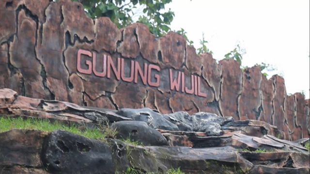 Tampak Depan Tempat Wisata Gunung Wijil