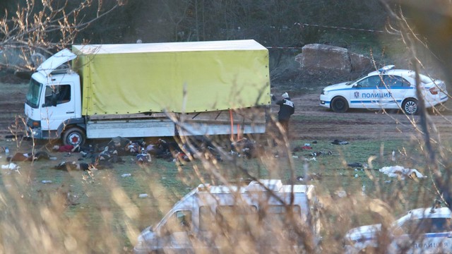 18 imigran gelap ditemukan tewas dalam sebuah truk terlantar di Bulgaria Foto: Reuters