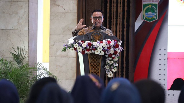 MenPANRB Abdullah Azwar Anas bertemu Bupati Malang M. Sanusi dan semua kepala organisasi perangkat daerah se-Kabupaten Malang, termasuk seluruh camat, Kamis (17/2/2023). Foto: KemenPANRB