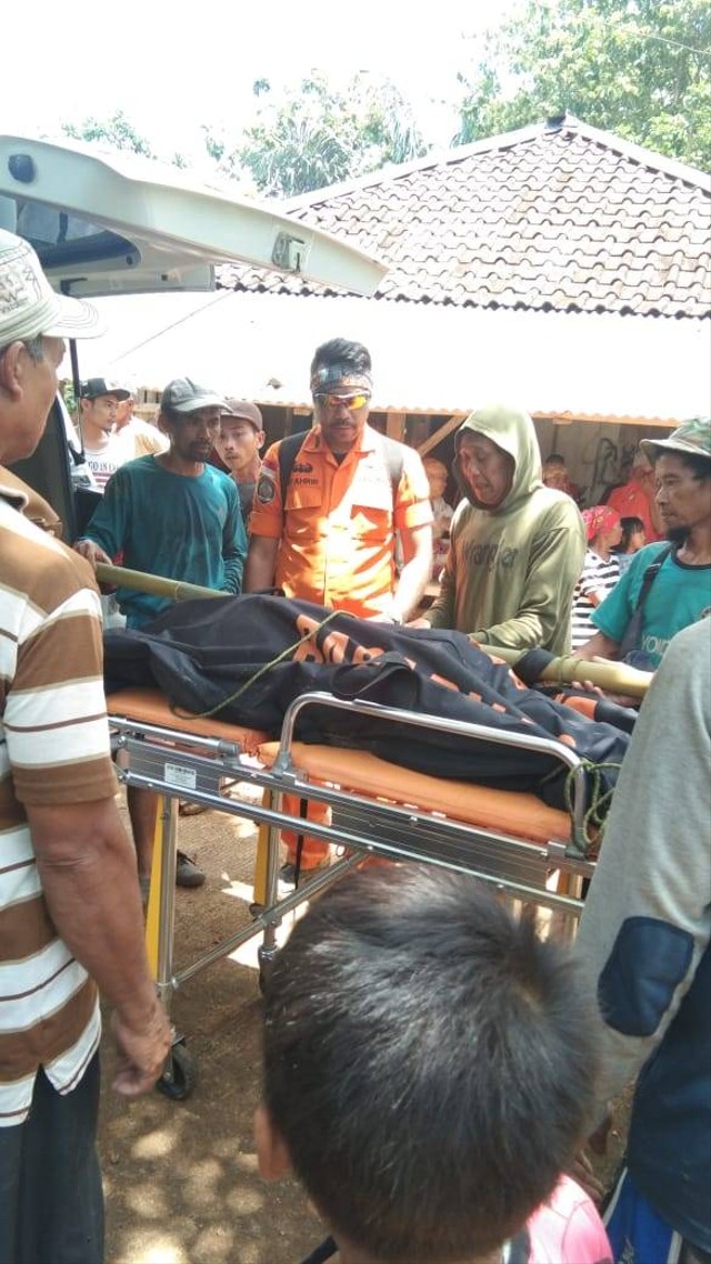 Jasad Hindun (60) warga Kampung Sadarmanah RT 2/2, Desa Ciburial, Kecamatan Cibinong, Kabupaten Cianjur, Jawa Barat berhasil ditemukan tim SAR. Foto: Dok. Istimewa