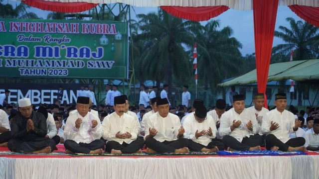Jajaran TNI memperingati Isra Mikraj di Aceh. Foto: TNI   