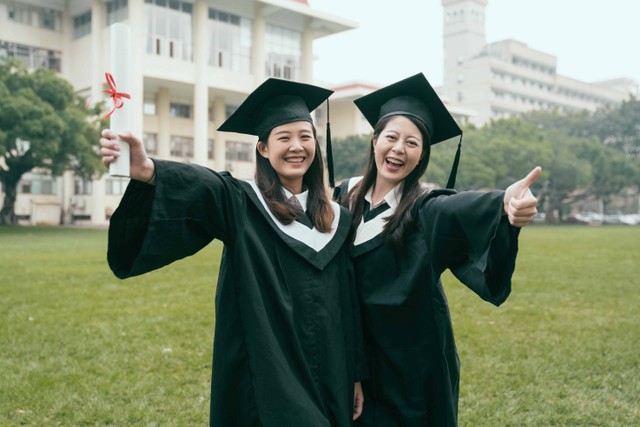 Ilustrasi mahasiswa China di luar negeri. Foto: PR Image Factory/Shutterstock
