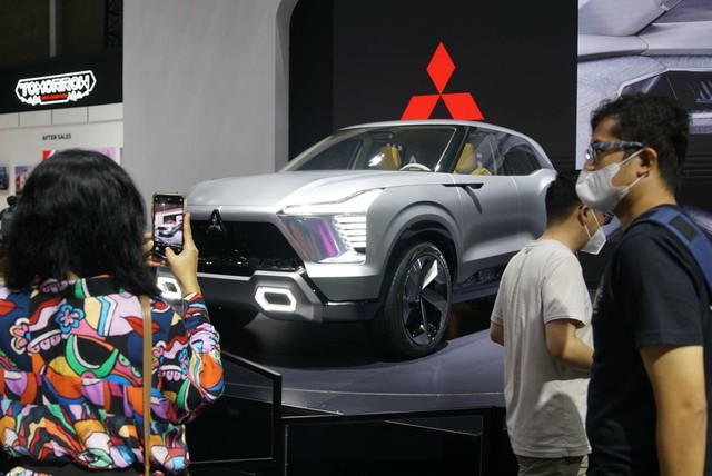 Tampilan mobil konsep Mitsubishi XFC di IIMS 2023, Ji Expo, Jakarta, Senin (20/2/2023). Foto: Iqbal Firdaus/kumparan