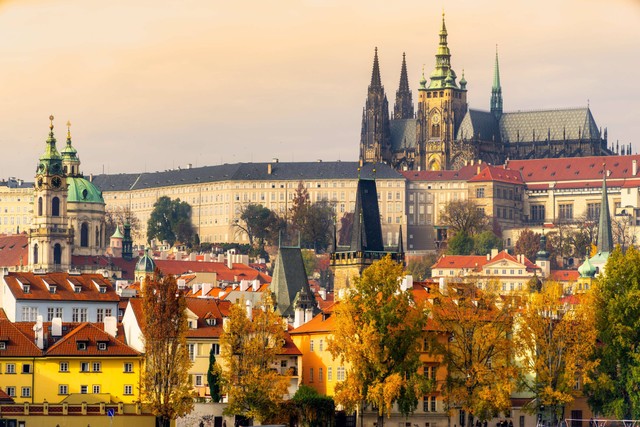 Ilustrasi kastil di Praha, Republik Ceko. Foto: Luciano Mortula - LGM/Shutterstock