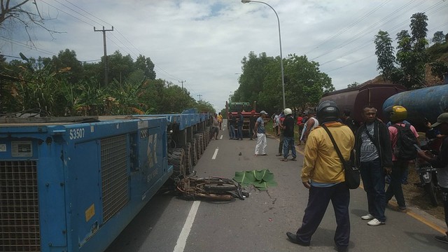 Lokasi kecelakaan maut antara pemotor dan truk di Batam. Foto: Rega/kepripedia.com