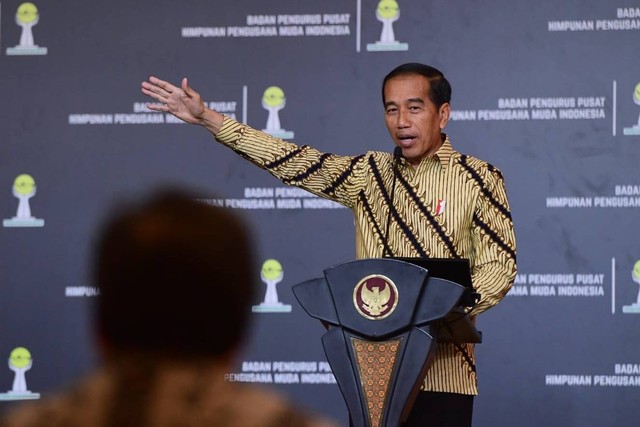 Presiden Joko Widodo menyampaikan arahan saat menghadiri pelantikan Badan Pengurus Pusat Himpunan Pengusaha Muda Indonesia (HIPMI) di Jakarta, Senin (20/2/2023).  Foto: Lukas/Biro Pers Sekretariat Presiden