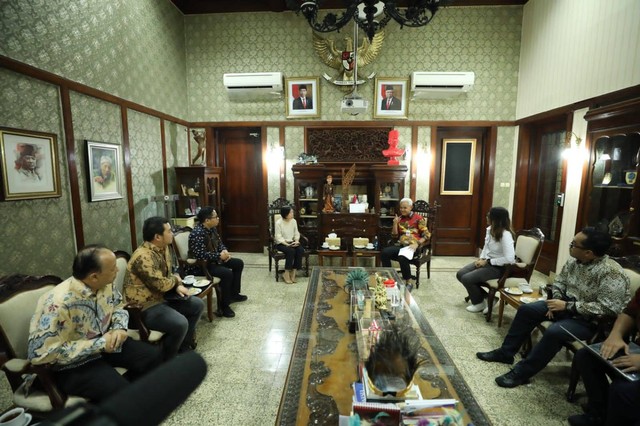 Gubernur Jawa Tengah bersama perusahaan swasta untuk merevitalisasi SMK dan mengembangkan guru-murid sebagai upaya efisiensi APBD. Foto: Dok. Istimewa