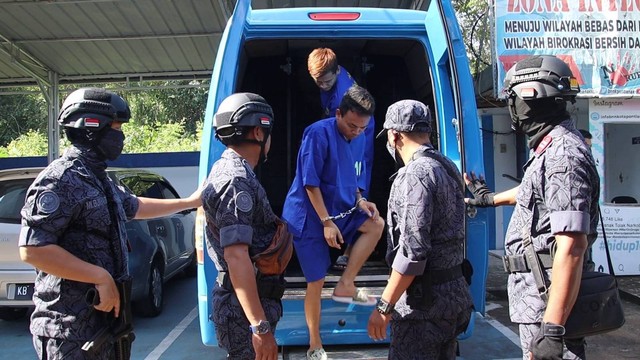 Dua tersangka kurir narkoba lintas negara ditangkap BNNP Kalbar. Foto: Dok Hi!Pontianak