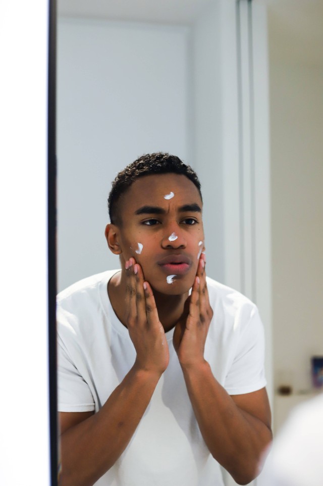 Sabun Muka Pria untuk Kulit Sensitif dan Berjerawat. Foto: Unsplash