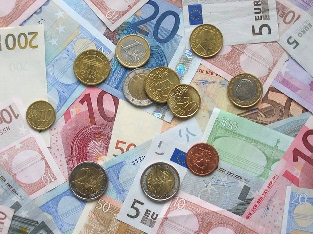 Ilustrasi uang untuk deposit on call. Foto: Pixabay