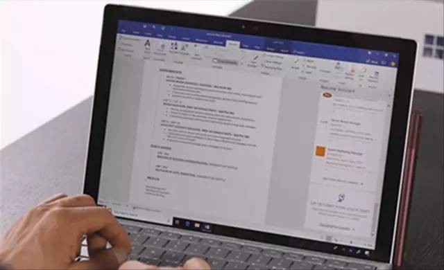 Ilustrasi menggunakan Microsoft Word untuk mengolah dokumen. Foto: Microsoft