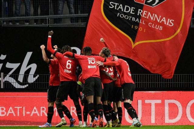 Selebrasi pemain Rennes usai mencetak gol ke gawang Paris Saint-Germain  pada pertandingan lanjutan Liga Prancis di Stadion Roazhon Park di Rennes , PrancisFoto: Jean-Francois MONIER/AFP