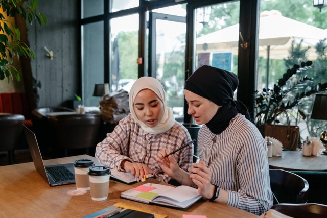 Cafe untuk Belajar di Jakarta Timur yang Tenang dan Nyaman, foto: Pexels/Pavel Danilyuk