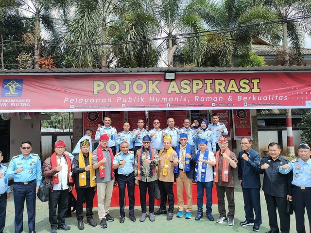 Foto bersama Komisi III DPR RI dan jajaran Kementerian Hukum dan HAM Sulawesi Tenggara. Foto: Muhriel.