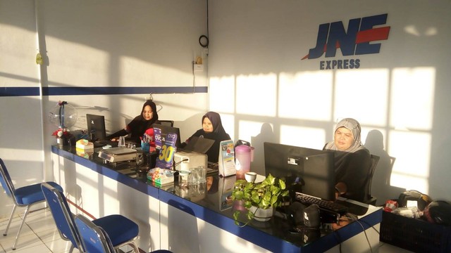 Counter Keagenan JNE di Medan Jl. AR. Hakim Kel. Tegal Sari, Kec. Medan Area. (Foto: dokumentasi pribadi)