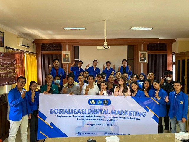 Sosialisasi Digital Marketing Kepada Pelaku UMKM di Kelurahan Tonja