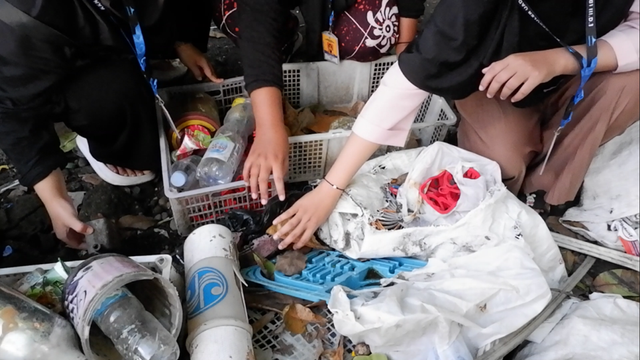 Pelaksanaan Pemilahan Sampah Bersama Masyarakat Dusun Turi, Sidomulyo, Bambanglipuro, Bantul