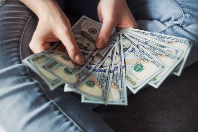 Ilustrasi syarat sebuah daerah untuk bisa menerapkan e-budgeting, sumber foto Alexander Mils on Unsplash
