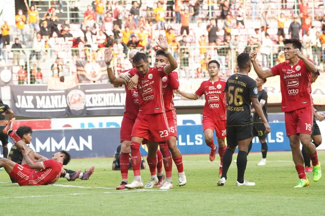 Hansamu Yama mencetak gol kemenangan Persija atas Barito Putera di pertandingan Liga 1 2022/23, Rabu (22/2) Foto: Media Persija
