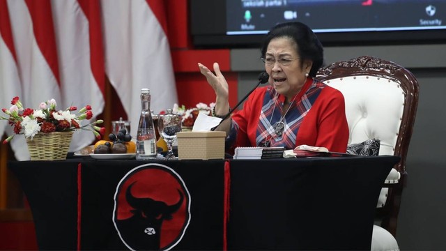 Ketum PDIP Megawati Soekarnoputri saat berikan arahan di Pendidikan Kaderisasi Perempuan. Foto: PDIP