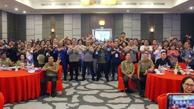 Kapolda bersama 145 pemuda Duta Sulut Aman-Tangkal Hoaks, Ekstremisme dan Politik Identitas.