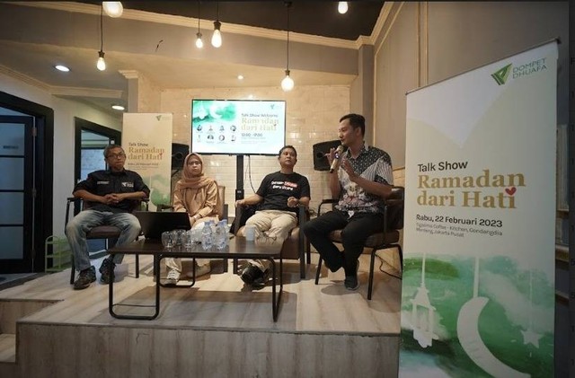 Dompet Dhuafa menggelar acara Ruang Bincang bertajuk “Peran Lembaga & Pemanfaatan Teknologi Digital dalam Pengentasan Kemiskinan” pada Rabu (22/2/2023) di Menteng, Jakarta Pusat