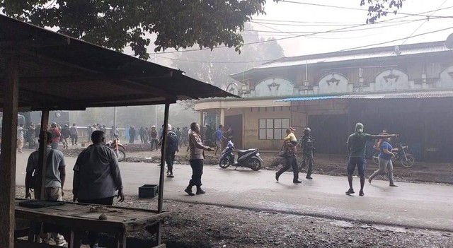 Situasi Wamena saat ricuh yang terjadi Kamis sore 23 Februari 2023. Foto: Stefanus Tarsi 