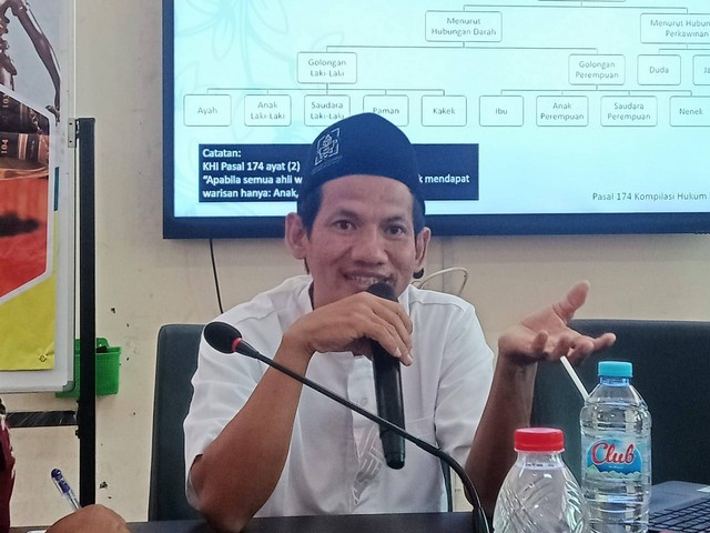 Dokumentasi DPC APSI Kediri: Dr. Adiyono, S.H.I., M.H.I menyampaikan pnetingnya mediasi dalam proses penyelesaian sengketa bagi Advokat Muda