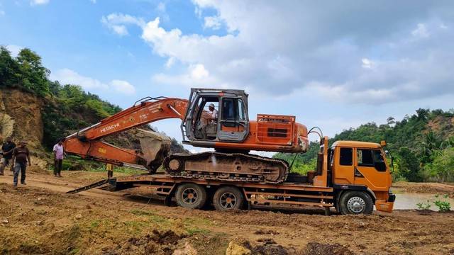 Polisi Tangkap Pemilik Tambang Ilegal Di Aceh Besar, Sita Satu Alat ...