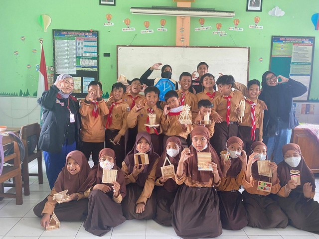 Kegiatan Pengabdian Masyarakat oleh Mahasiswa (PMM) ini adalah untuk mengaplikasikan Hilirisasi hasil Penelitian Universitas Muhammadiyah Malang (UMM)