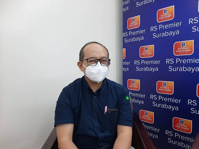 dr. Dwi Hari Susilo, Sp.B(K)Onk dokter spesialis bedah konsultan onkologi di RS Premier Surabaya. Foto-foto: Amanah Nur Asiah/Basra