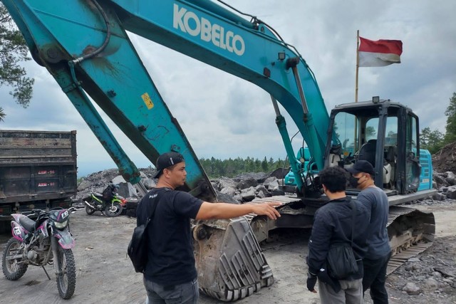 Polresta Magelang menggerebek tambang galian C ilegal di Desa Kemiren, Kecamatan Srumbung. Foto: Dok. Istimewa