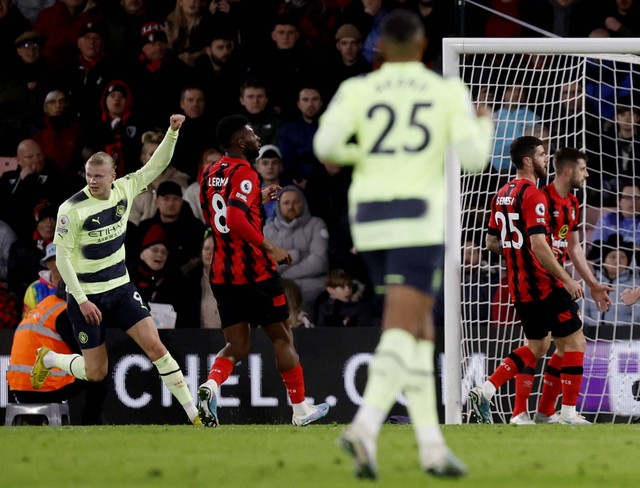 Pertandingan Liga Inggris 2022/23 antara AFC Bournemouth vs Manchester City, Minggu (26/2). Foto: Reuters/Andrew Couldridge