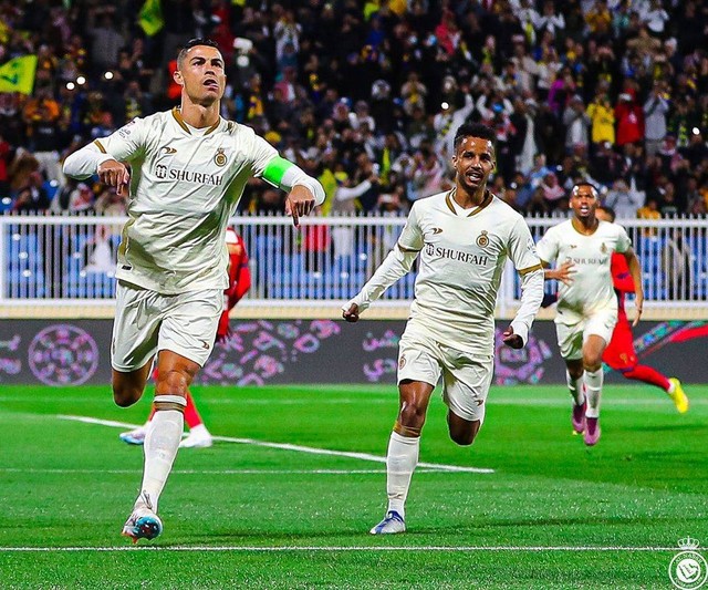 Cristiano Ronaldo mencetak hattrick saat Al Nassr bertemu Damac FC di Liga Arab Saudi, Sabtu (25/2). Foto: Instagram/@alnassr_fc